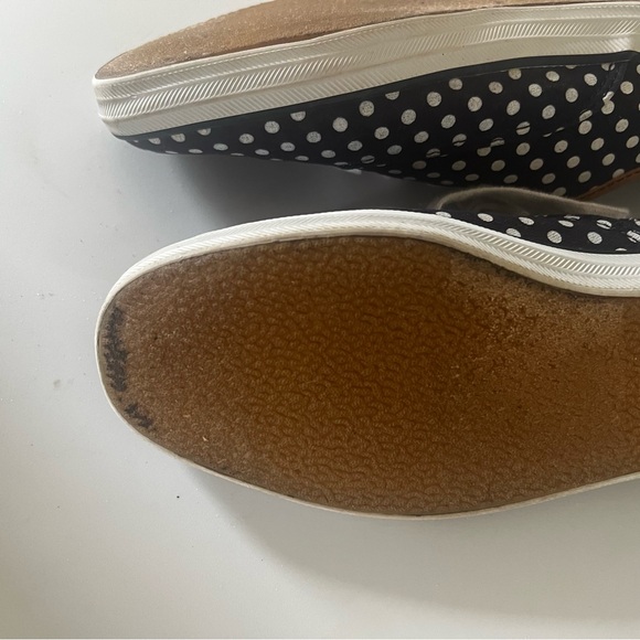 Navy and white polka dot Keds.  EUC.  Size 9.5 - Picture 6 of 7